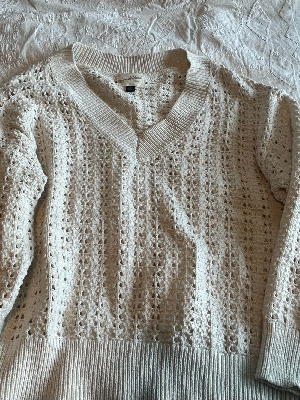 Universal Thread Cream Open-Knit V-Neck Sweater